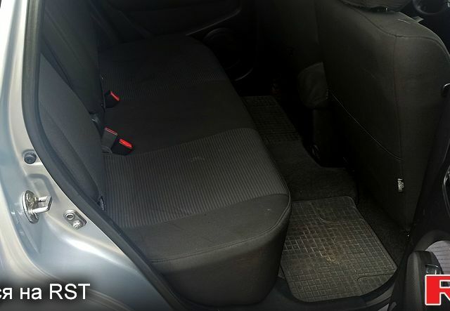 Мицубиси Аутлендер 2004 в Красноград на Automoto.ua Мицубиси Аутлендер, объемом двигателя 2 л и пробегом 234 тыс. км за 5800 $, фото 10 на Automoto.ua