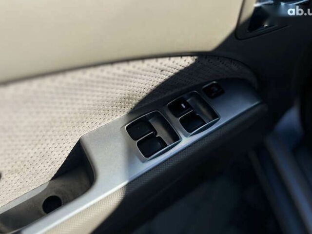 Мицубиси Аутлендер, объемом двигателя 0 л и пробегом 240 тыс. км за 5700 $, фото 12 на Automoto.ua