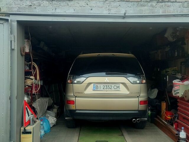 Мицубиси Аутлендер, объемом двигателя 2 л и пробегом 185 тыс. км за 9500 $, фото 8 на Automoto.ua