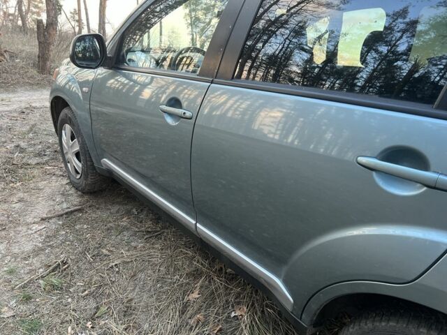 Мицубиси Аутлендер, объемом двигателя 0 л и пробегом 197 тыс. км за 4700 $, фото 4 на Automoto.ua