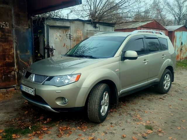 Мицубиси Аутлендер, объемом двигателя 2 л и пробегом 185 тыс. км за 9500 $, фото 4 на Automoto.ua