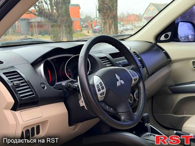 Мицубиси Аутлендер, объемом двигателя 3 л и пробегом 178 тыс. км за 9450 $, фото 6 на Automoto.ua