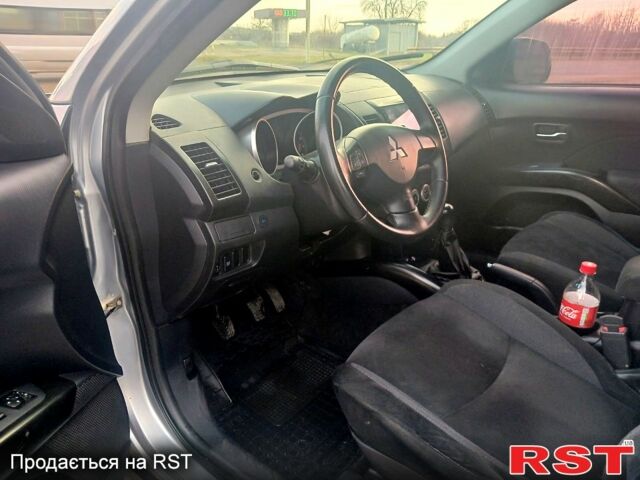 Міцубісі Аутлендер, об'ємом двигуна 2.4 л та пробігом 320 тис. км за 9500 $, фото 5 на Automoto.ua