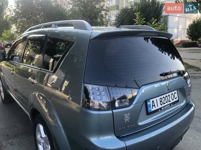 Мицубиси Аутлендер, объемом двигателя 3 л и пробегом 201 тыс. км за 10000 $, фото 1 на Automoto.ua