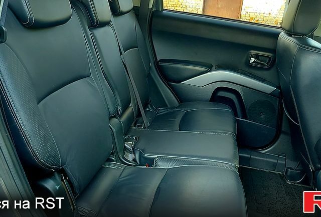 Мицубиси Аутлендер, объемом двигателя 2 л и пробегом 250 тыс. км за 9000 $, фото 8 на Automoto.ua