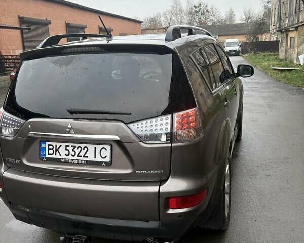 Мицубиси Аутлендер, объемом двигателя 2.2 л и пробегом 184 тыс. км за 11200 $, фото 3 на Automoto.ua