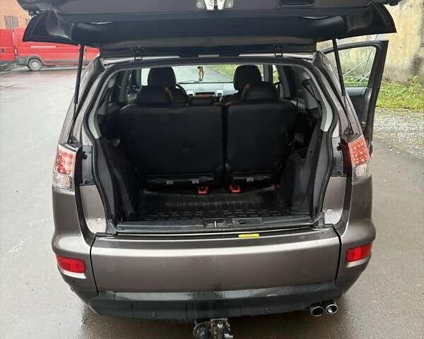 Мицубиси Аутлендер, объемом двигателя 2.2 л и пробегом 184 тыс. км за 11200 $, фото 6 на Automoto.ua