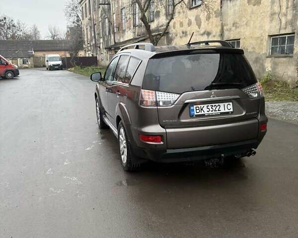 Мицубиси Аутлендер, объемом двигателя 2.2 л и пробегом 184 тыс. км за 11200 $, фото 4 на Automoto.ua