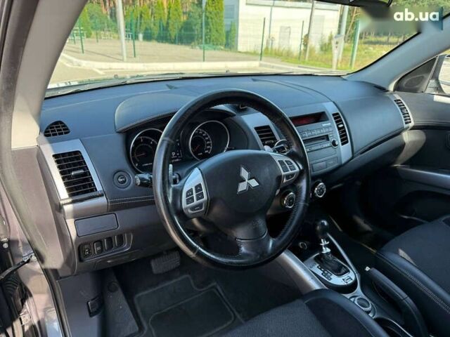 Мицубиси Аутлендер, объемом двигателя 2.2 л и пробегом 221 тыс. км за 9800 $, фото 26 на Automoto.ua