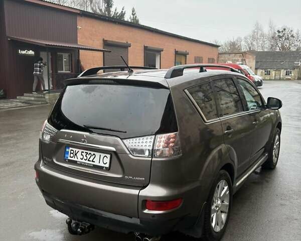 Мицубиси Аутлендер, объемом двигателя 2.2 л и пробегом 184 тыс. км за 11200 $, фото 11 на Automoto.ua