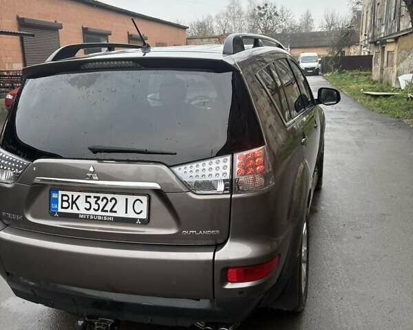 Мицубиси Аутлендер, объемом двигателя 2.2 л и пробегом 184 тыс. км за 11200 $, фото 5 на Automoto.ua