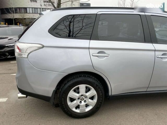 Мицубиси Аутлендер, объемом двигателя 0 л и пробегом 228 тыс. км за 14000 $, фото 6 на Automoto.ua