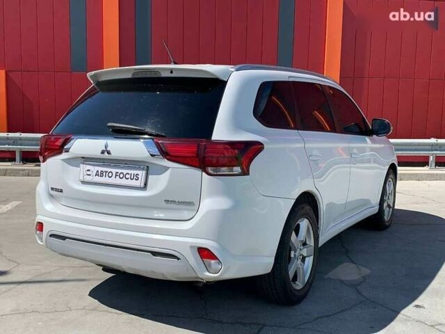 Мицубиси Аутлендер, объемом двигателя 0 л и пробегом 248 тыс. км за 11990 $, фото 7 на Automoto.ua