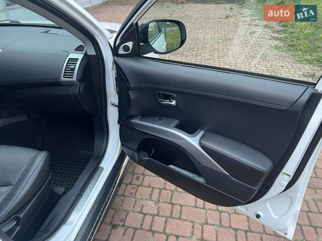 Міцубісі Аутлендер, об'ємом двигуна 2.3 л та пробігом 153 тис. км за 12500 $, фото 14 на Automoto.ua