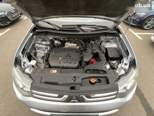 Мицубиси Аутлендер, объемом двигателя 0 л и пробегом 228 тыс. км за 14000 $, фото 2 на Automoto.ua