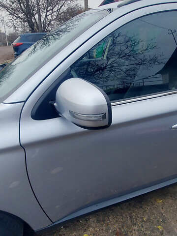 Міцубісі Аутлендер, об'ємом двигуна 2.3 л та пробігом 187 тис. км за 14000 $, фото 8 на Automoto.ua