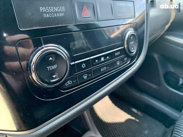 Мицубиси Аутлендер, объемом двигателя 0 л и пробегом 248 тыс. км за 11990 $, фото 19 на Automoto.ua