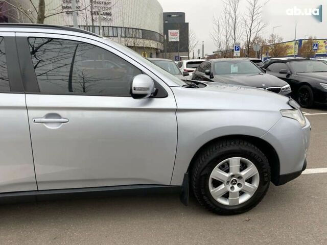 Мицубиси Аутлендер, объемом двигателя 0 л и пробегом 228 тыс. км за 14000 $, фото 5 на Automoto.ua