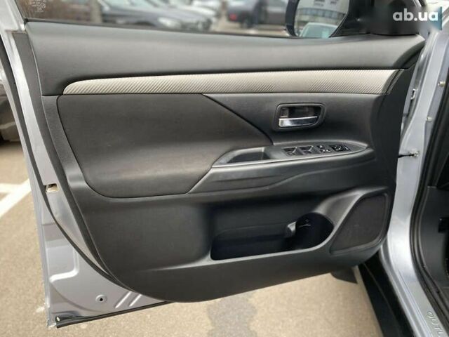 Мицубиси Аутлендер, объемом двигателя 0 л и пробегом 228 тыс. км за 14000 $, фото 15 на Automoto.ua