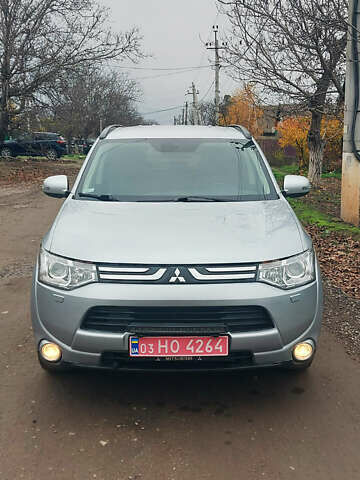 Міцубісі Аутлендер, об'ємом двигуна 2.3 л та пробігом 187 тис. км за 14000 $, фото 3 на Automoto.ua