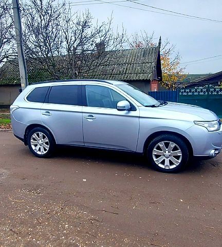 Міцубісі Аутлендер, об'ємом двигуна 2.3 л та пробігом 187 тис. км за 14000 $, фото 4 на Automoto.ua