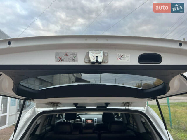 Міцубісі Аутлендер, об'ємом двигуна 2.3 л та пробігом 153 тис. км за 12500 $, фото 16 на Automoto.ua
