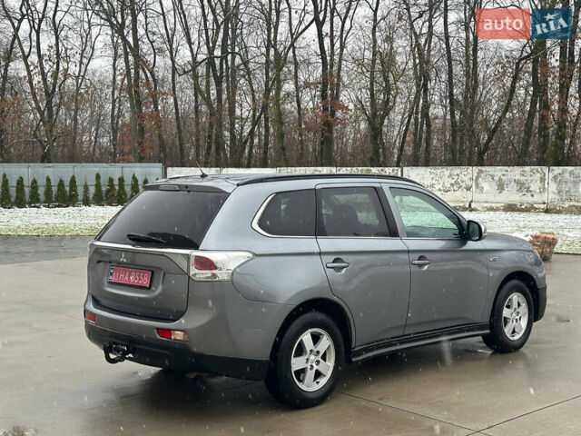 Мицубиси Аутлендер, объемом двигателя 2.27 л и пробегом 207 тыс. км за 13500 $, фото 4 на Automoto.ua