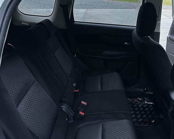 Мицубиси Аутлендер, объемом двигателя 2.27 л и пробегом 207 тыс. км за 13500 $, фото 13 на Automoto.ua