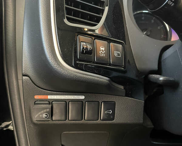 Мицубиси Аутлендер, объемом двигателя 2 л и пробегом 260 тыс. км за 11800 $, фото 30 на Automoto.ua