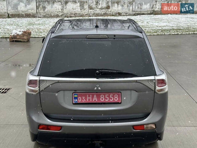 Мицубиси Аутлендер, объемом двигателя 2.27 л и пробегом 207 тыс. км за 13500 $, фото 5 на Automoto.ua