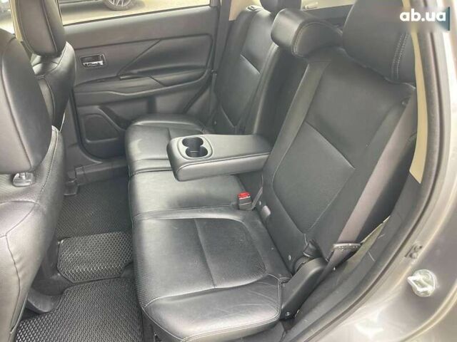 Мицубиси Аутлендер, объемом двигателя 0 л и пробегом 157 тыс. км за 12650 $, фото 14 на Automoto.ua