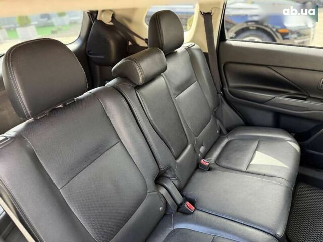 Мицубиси Аутлендер, объемом двигателя 0 л и пробегом 231 тыс. км за 12400 $, фото 28 на Automoto.ua