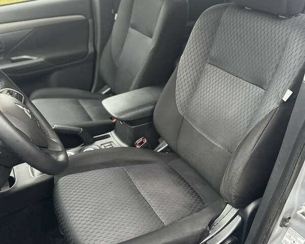 Мицубиси Аутлендер, объемом двигателя 2 л и пробегом 269 тыс. км за 10800 $, фото 13 на Automoto.ua