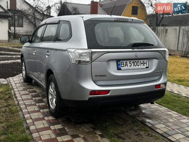 Мицубиси Аутлендер, объемом двигателя 2 л и пробегом 269 тыс. км за 10800 $, фото 5 на Automoto.ua