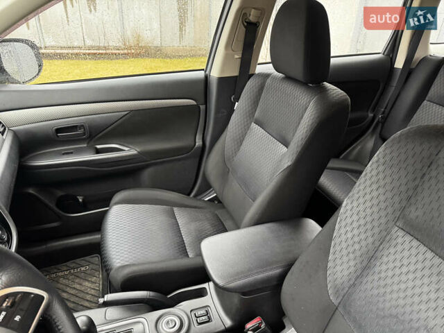 Мицубиси Аутлендер, объемом двигателя 2 л и пробегом 269 тыс. км за 10800 $, фото 18 на Automoto.ua