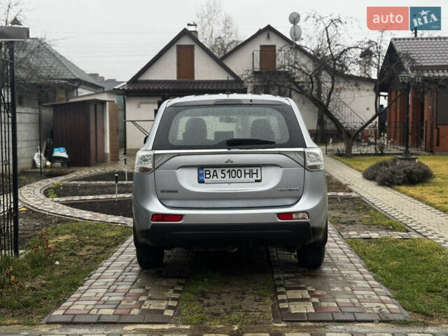 Мицубиси Аутлендер, объемом двигателя 2 л и пробегом 269 тыс. км за 10800 $, фото 6 на Automoto.ua