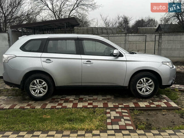 Мицубиси Аутлендер, объемом двигателя 2 л и пробегом 269 тыс. км за 10800 $, фото 2 на Automoto.ua