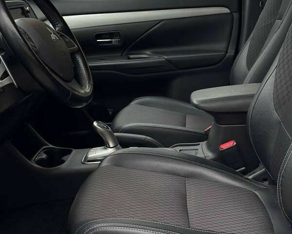 Мицубиси Аутлендер, объемом двигателя 0 л и пробегом 310 тыс. км за 13500 $, фото 7 на Automoto.ua