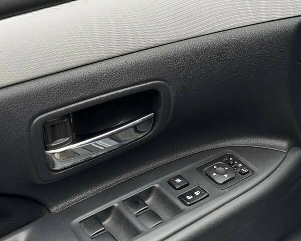 Мицубиси Аутлендер, объемом двигателя 0 л и пробегом 310 тыс. км за 13500 $, фото 6 на Automoto.ua