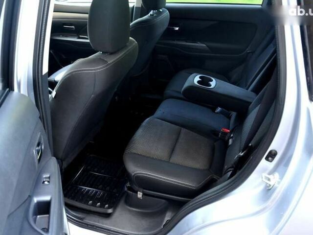 Мицубиси Аутлендер 2016 в Львове на Automoto.ua Мицубиси Аутлендер, объемом двигателя 2.4 л и пробегом 256 тыс. км за 11700 $, фото 18 на Automoto.ua