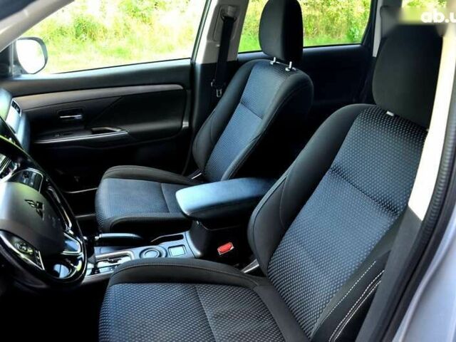 Мицубиси Аутлендер 2016 в Львове на Automoto.ua Мицубиси Аутлендер, объемом двигателя 2.4 л и пробегом 256 тыс. км за 11700 $, фото 15 на Automoto.ua