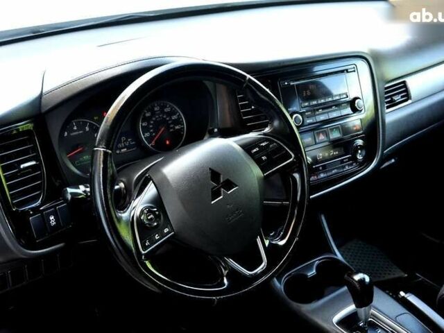 Мицубиси Аутлендер 2016 в Львове на Automoto.ua Мицубиси Аутлендер, объемом двигателя 2.4 л и пробегом 256 тыс. км за 11700 $, фото 16 на Automoto.ua