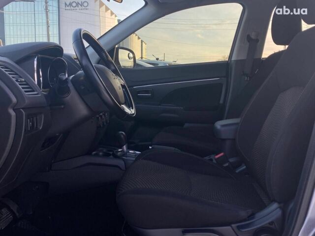 Мицубиси Аутлендер 2016 в Львове на Automoto.ua Мицубиси Аутлендер, объемом двигателя 0 л и пробегом 100 тыс. км за 14500 $, фото 5 на Automoto.ua