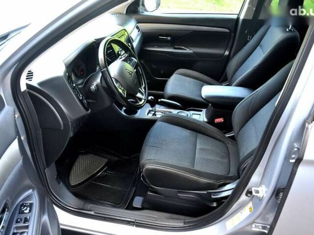 Мицубиси Аутлендер 2016 в Львове на Automoto.ua Мицубиси Аутлендер, объемом двигателя 2.4 л и пробегом 256 тыс. км за 11700 $, фото 14 на Automoto.ua