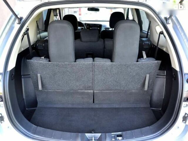 Мицубиси Аутлендер 2016 в Львове на Automoto.ua Мицубиси Аутлендер, объемом двигателя 2.4 л и пробегом 256 тыс. км за 11700 $, фото 19 на Automoto.ua