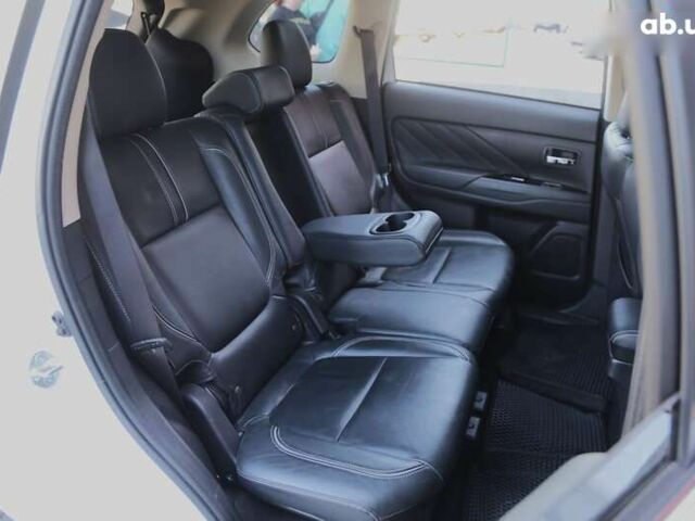 Мицубиси Аутлендер, объемом двигателя 0 л и пробегом 96 тыс. км за 18000 $, фото 9 на Automoto.ua