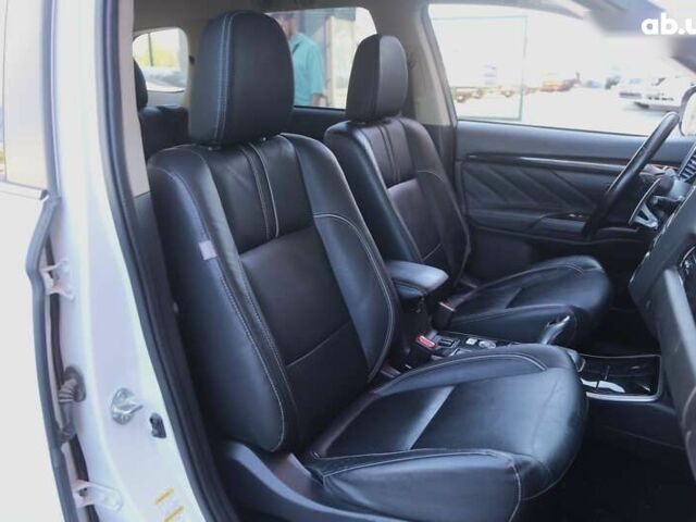 Мицубиси Аутлендер, объемом двигателя 0 л и пробегом 96 тыс. км за 18000 $, фото 10 на Automoto.ua