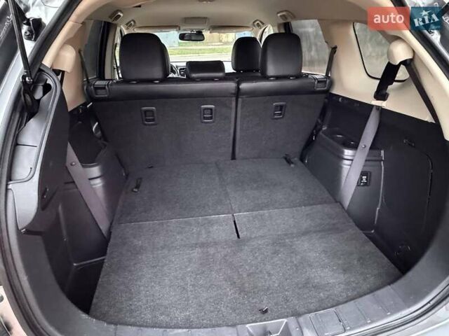 Мицубиси Аутлендер, объемом двигателя 2.36 л и пробегом 145 тыс. км за 15999 $, фото 12 на Automoto.ua