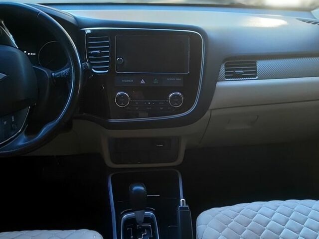 Міцубісі Аутлендер, об'ємом двигуна 2.4 л та пробігом 90 тис. км за 13500 $, фото 2 на Automoto.ua