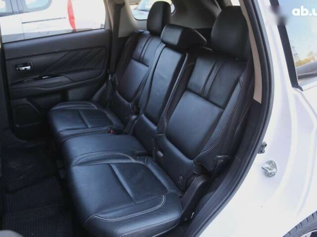 Мицубиси Аутлендер, объемом двигателя 0 л и пробегом 96 тыс. км за 18000 $, фото 8 на Automoto.ua